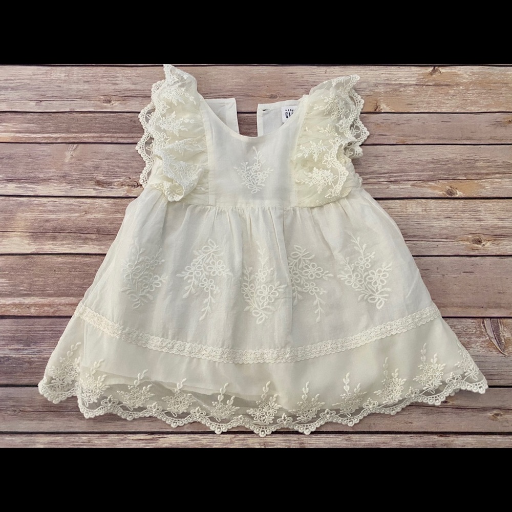 White Baby Gap Dress EUC  12-18 months
